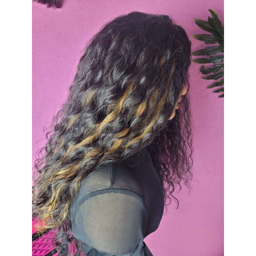 Ocean wave 2x6 Kim K closure wig met chunky highlights - Virginia lilly